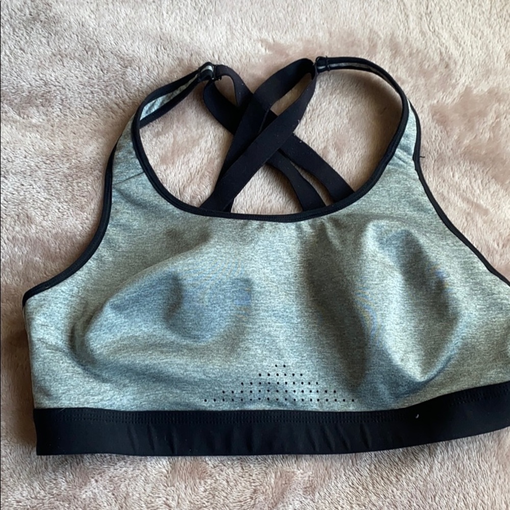 sports bra